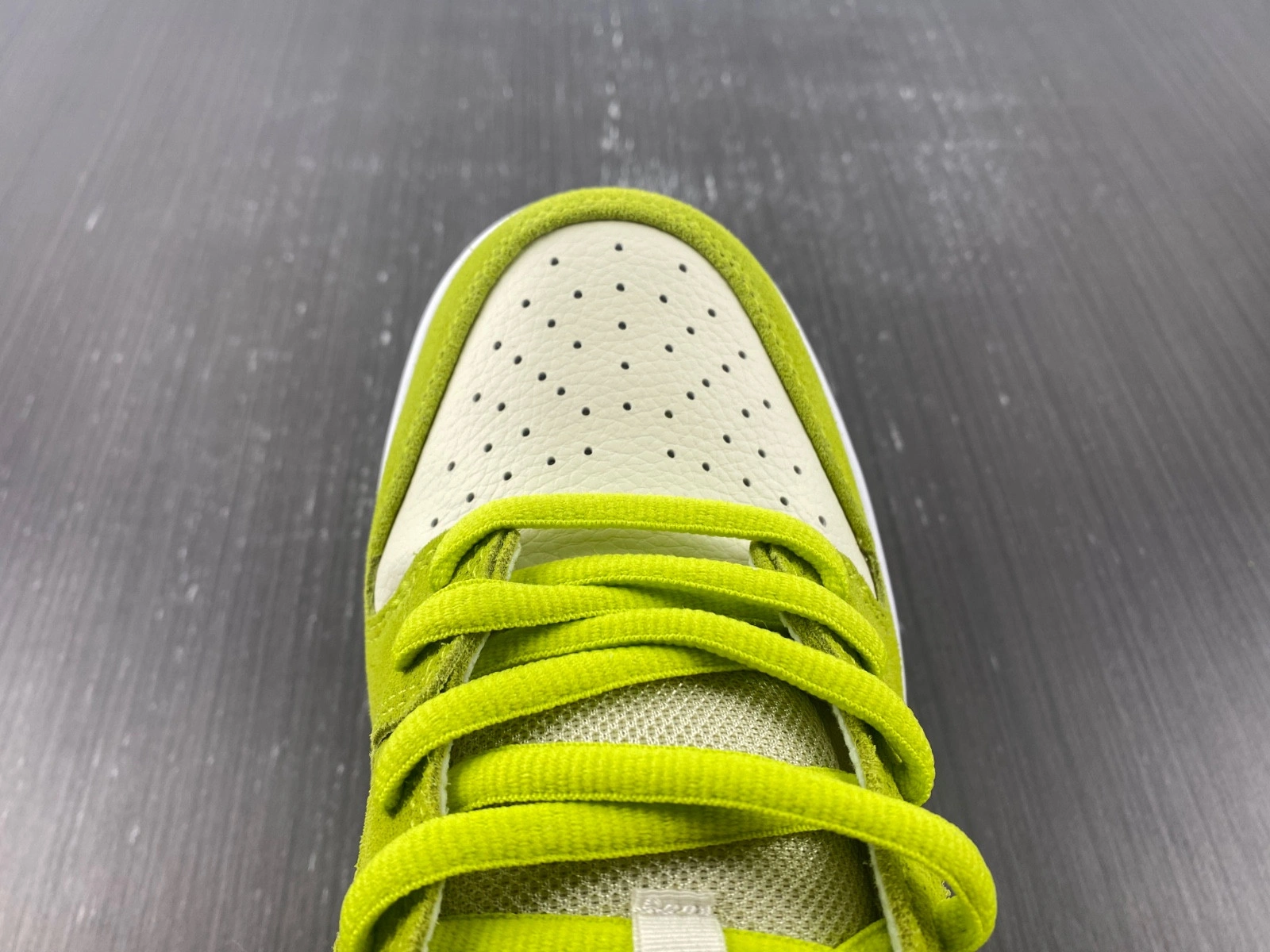 Nike SB Dunk Low Green Apple - DM0807-300