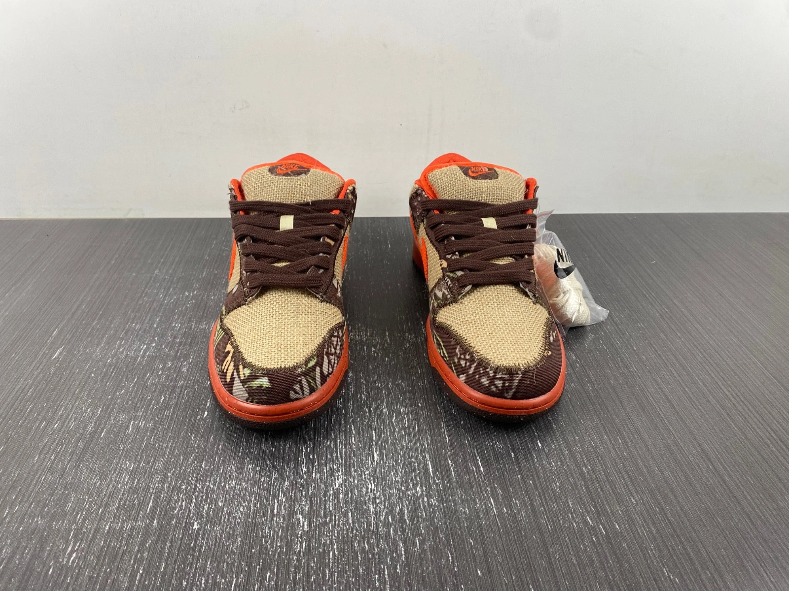 Nike SB Dunk Low Hunter Reese Forbes 304292-281