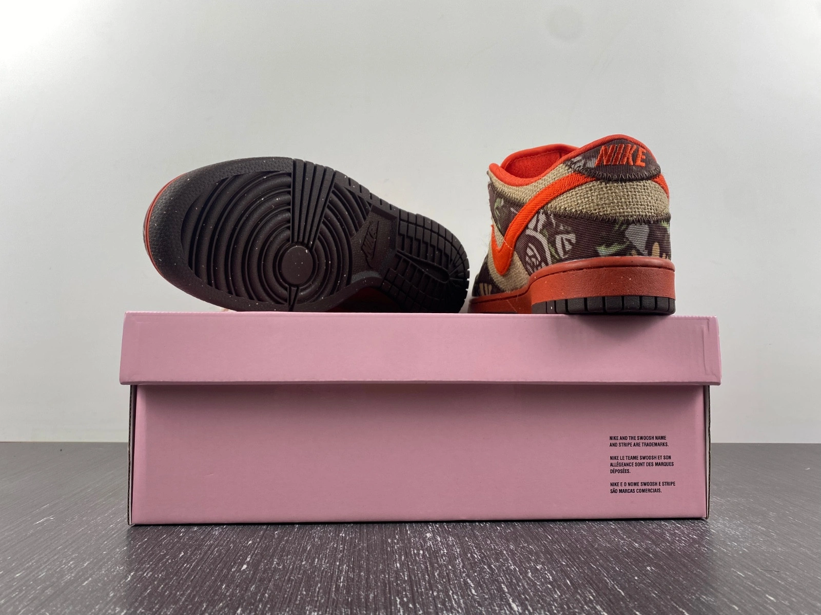 Nike SB Dunk Low Hunter Reese Forbes 304292-281