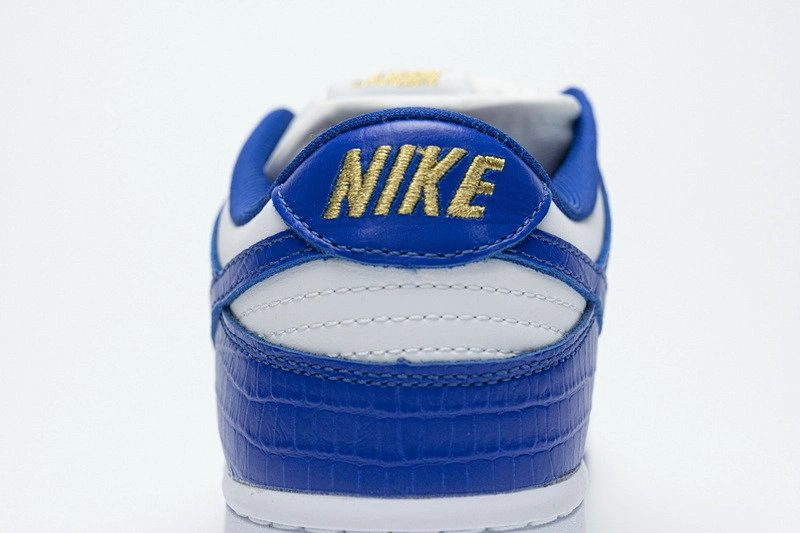Nike SB Dunk Low Hyper Royal (2021) - DH3228-100