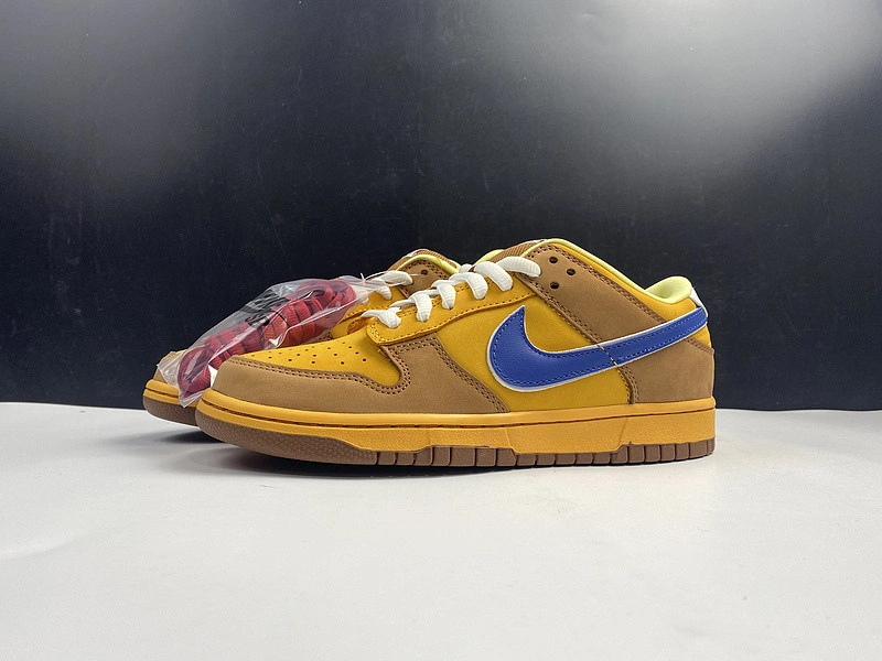 Nike SB Dunk Low Newcastle Brown Ale  313170-741