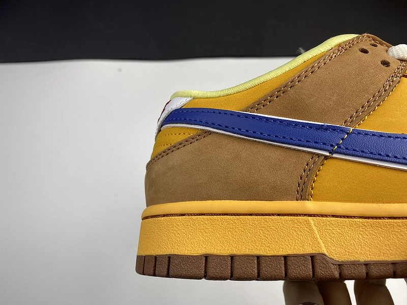 Nike SB Dunk Low Newcastle Brown Ale  313170-741