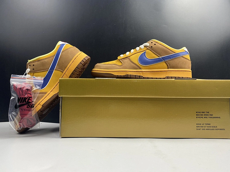 Nike SB Dunk Low Newcastle Brown Ale  313170-741