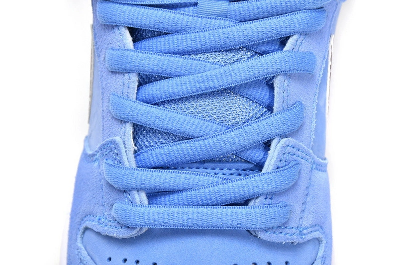 Nike SB Dunk Low Philadelphia Phillies - DQ4040-400