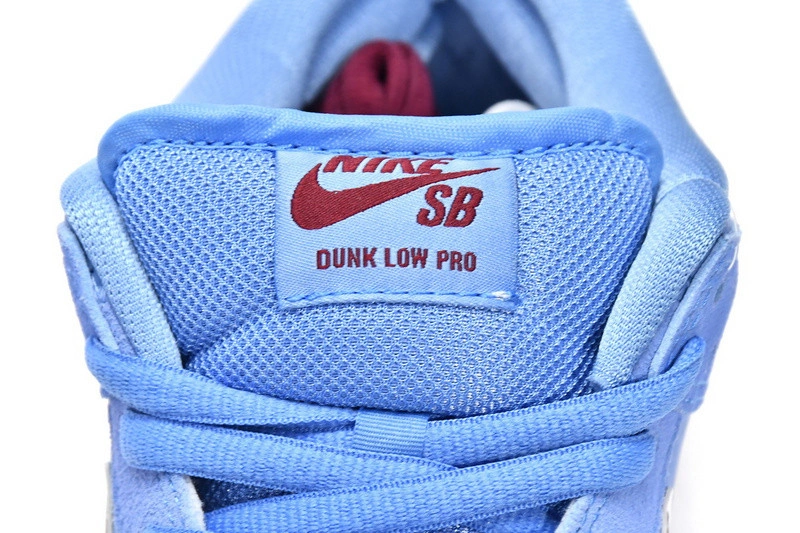 Nike SB Dunk Low Philadelphia Phillies - DQ4040-400