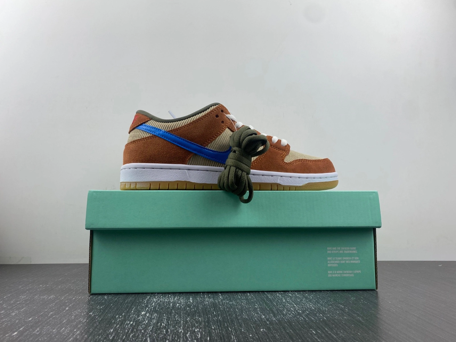 Nike SB Dunk Low Pro 'Corduroy' BQ6817‑201