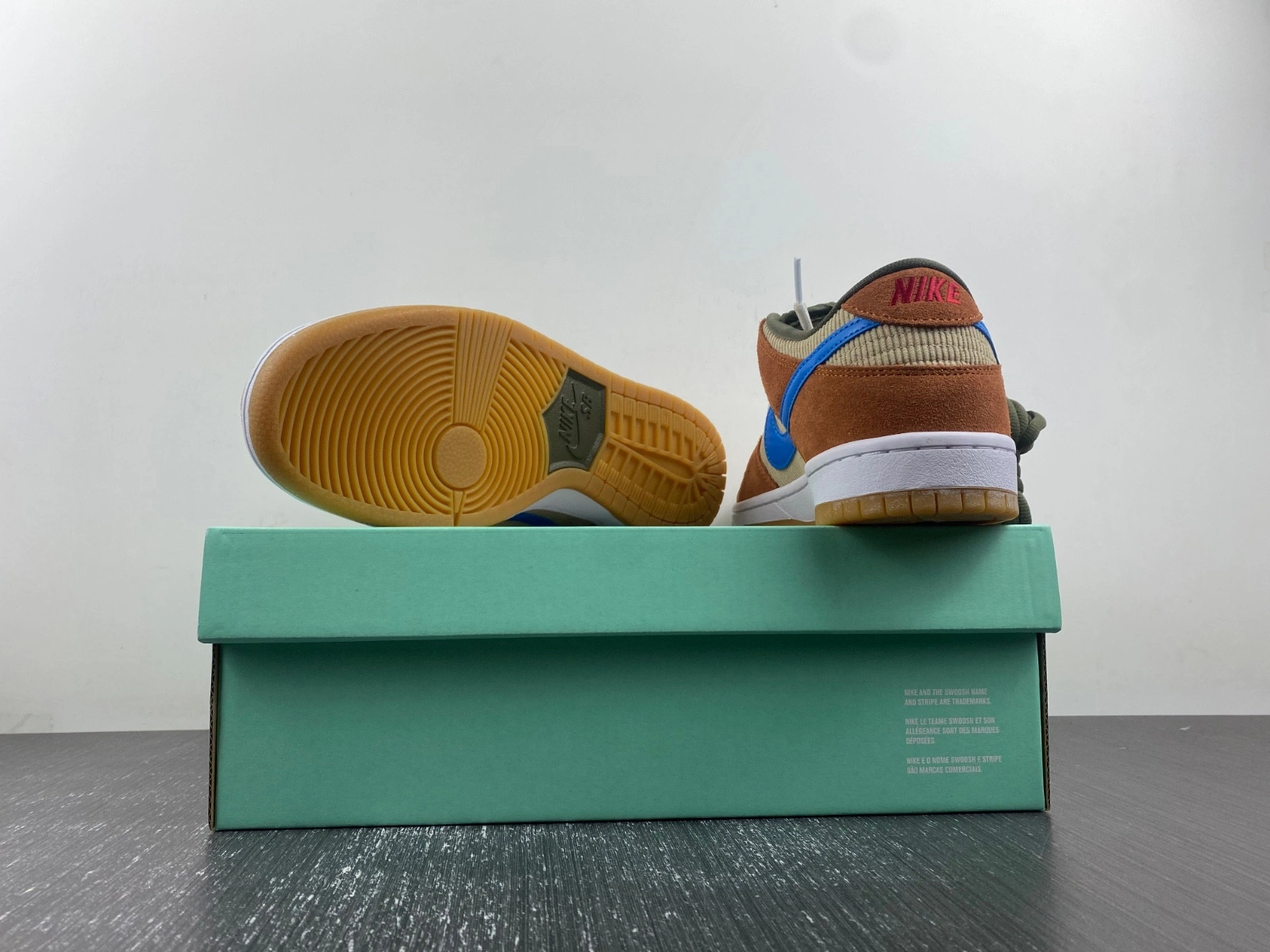 Nike SB Dunk Low Pro 'Corduroy' BQ6817‑201