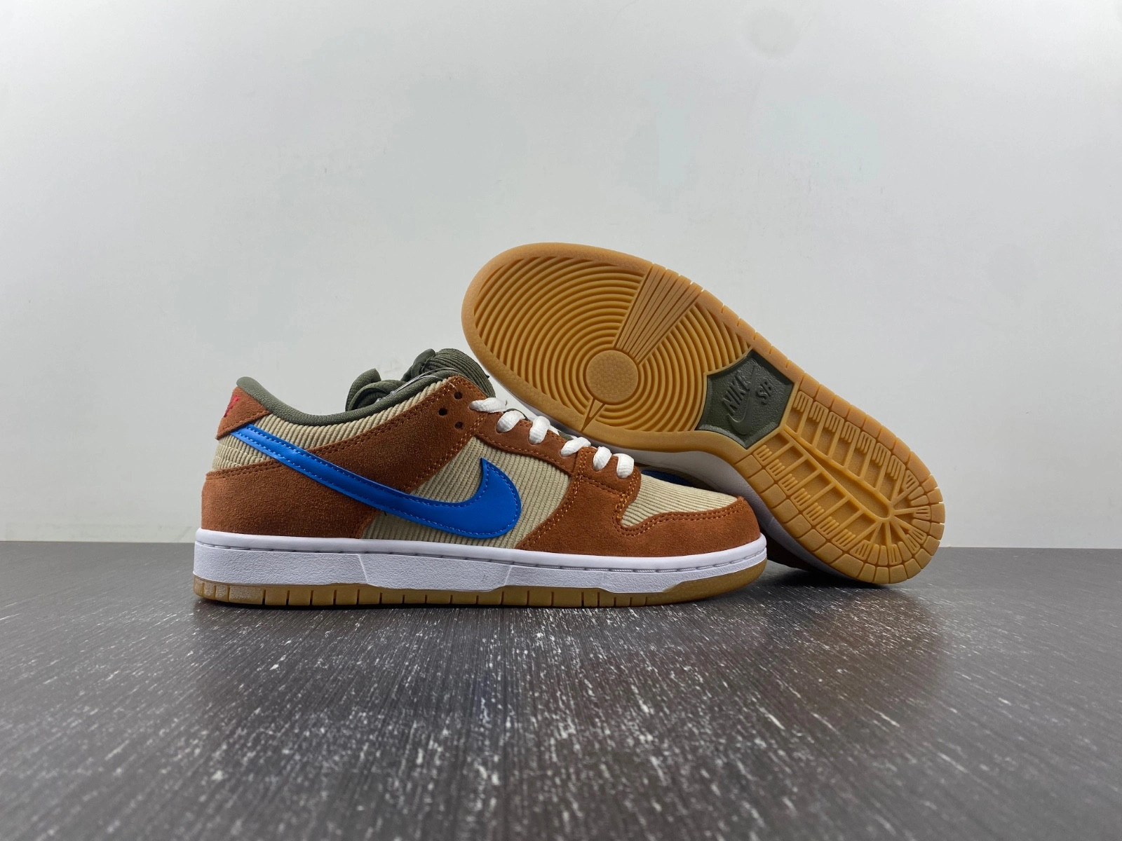 Nike SB Dunk Low Pro 'Corduroy' BQ6817‑201