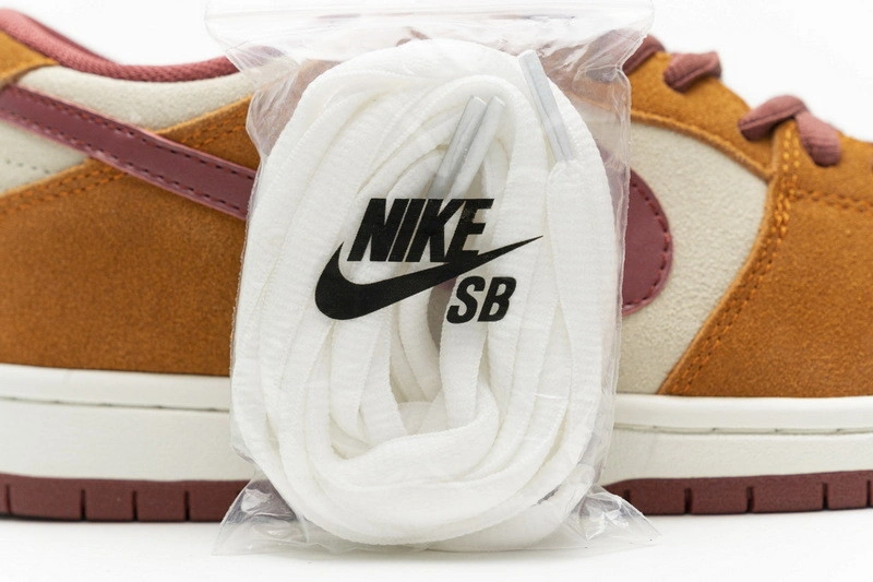 Nike SB Dunk Low Pro Dark Russet Cedar  BQ6817-202