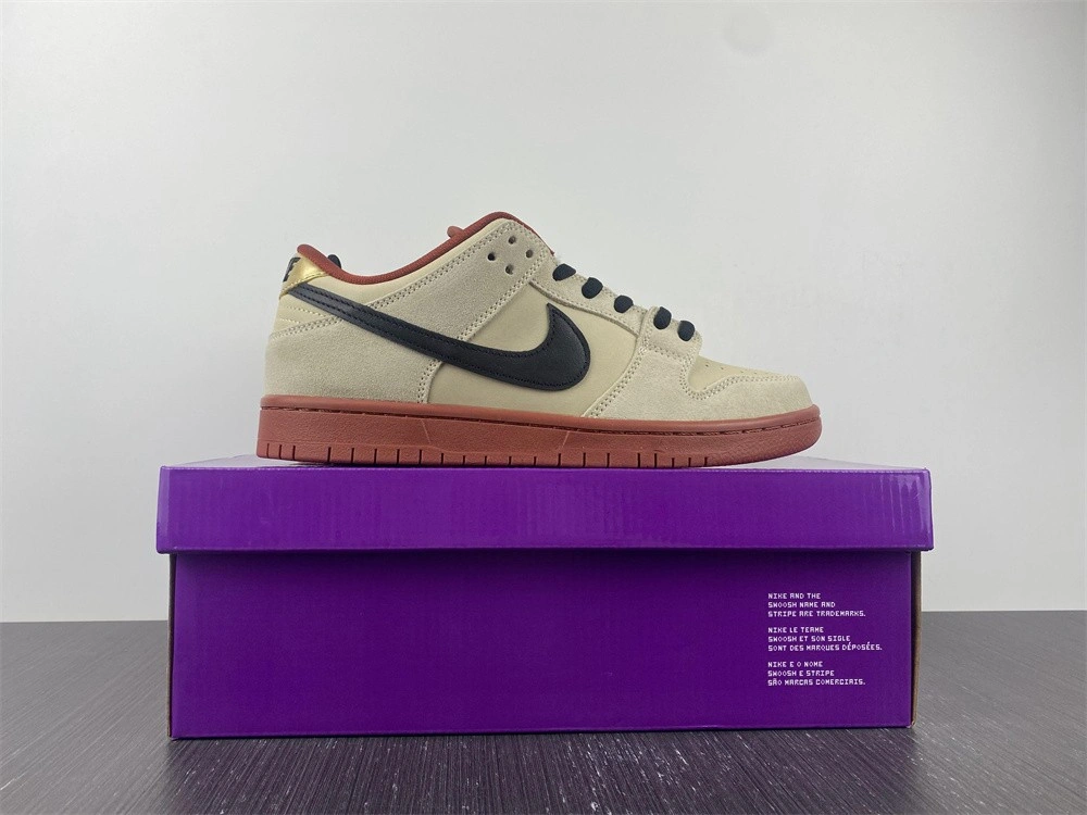 Nike SB Dunk Low Pro Hennessy - BQ6817-100