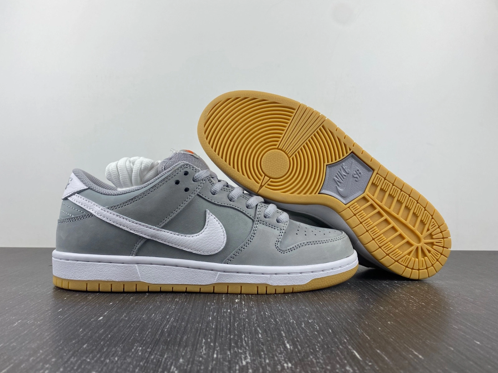 Nike SB Dunk Low Pro ISO Orange Label Wolf Grey Gum  DV5464-001