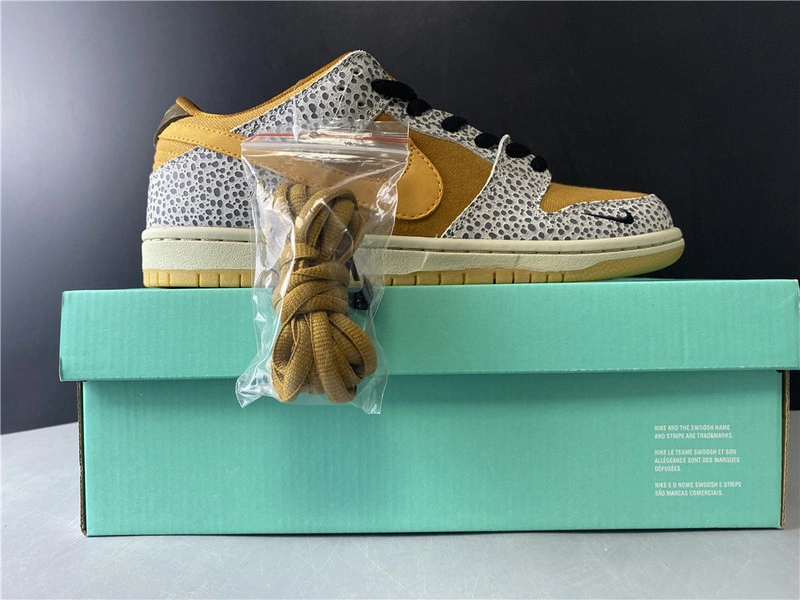 Nike SB Dunk Low “Safari”    CD2563-002