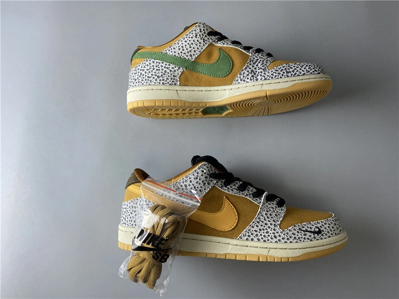 Nike SB Dunk Low “Safari”    CD2563-002