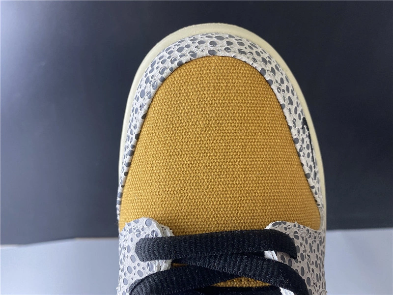 Nike SB Dunk Low “Safari”    CD2563-002