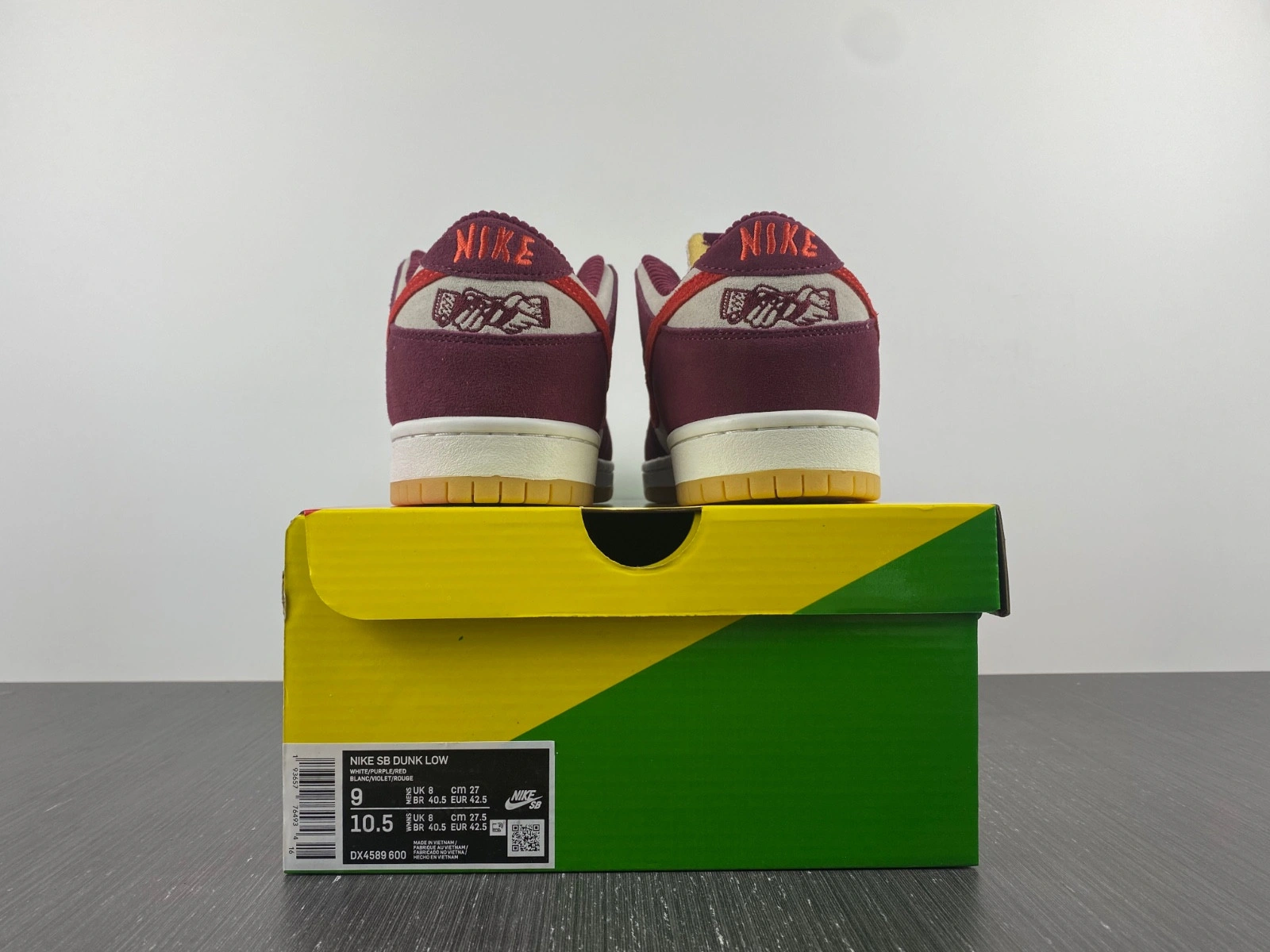 Nike SB Dunk Low 