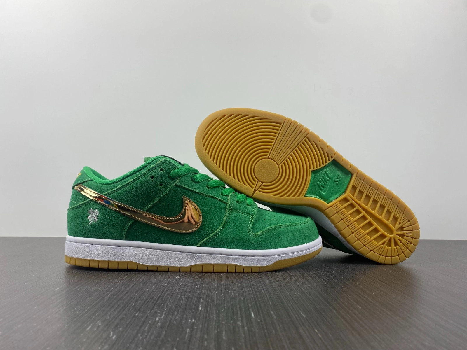 Nike SB Dunk Low St. Patty's Day BQ6817-303