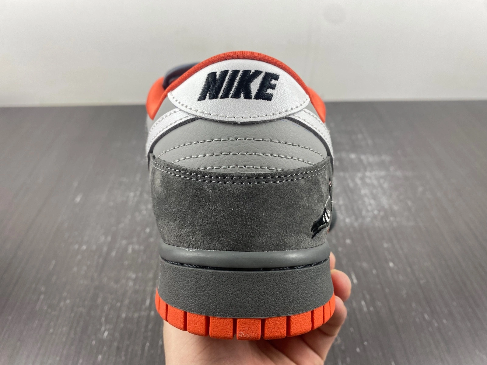 Nike SB Dunk Low Staple NYC Pigeon  304292-011