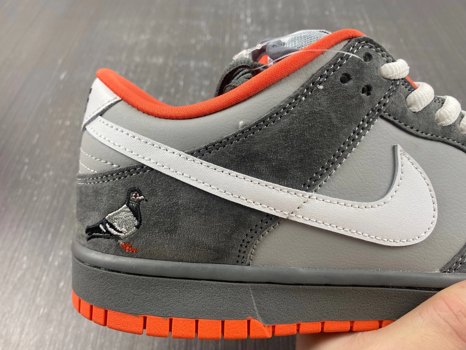 Nike SB Dunk Low Staple NYC Pigeon  304292-011