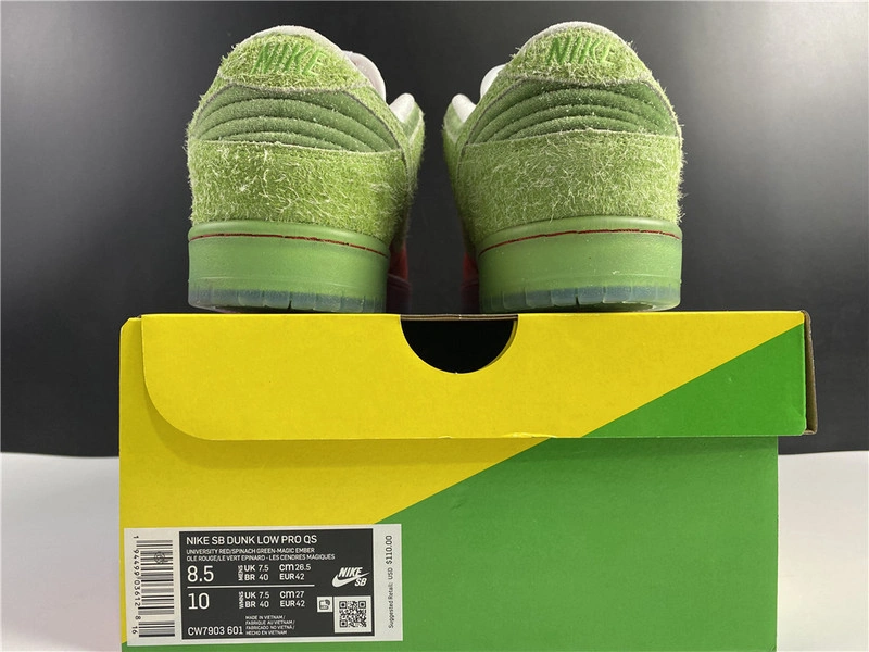 Nike SB Dunk Low “Strawberry Cough   CW7093-601