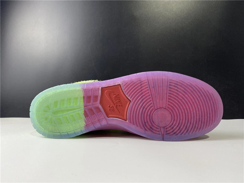 Nike SB Dunk Low “Strawberry Cough   CW7093-601