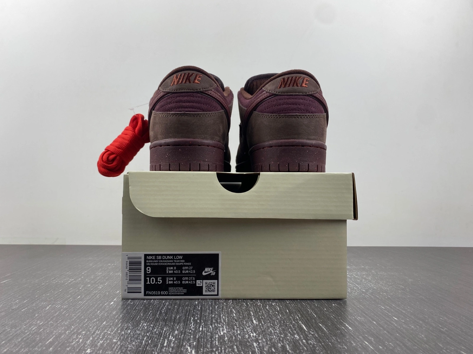 Nike SB Dunk Low Valentine's Day 2024 FN0619-600