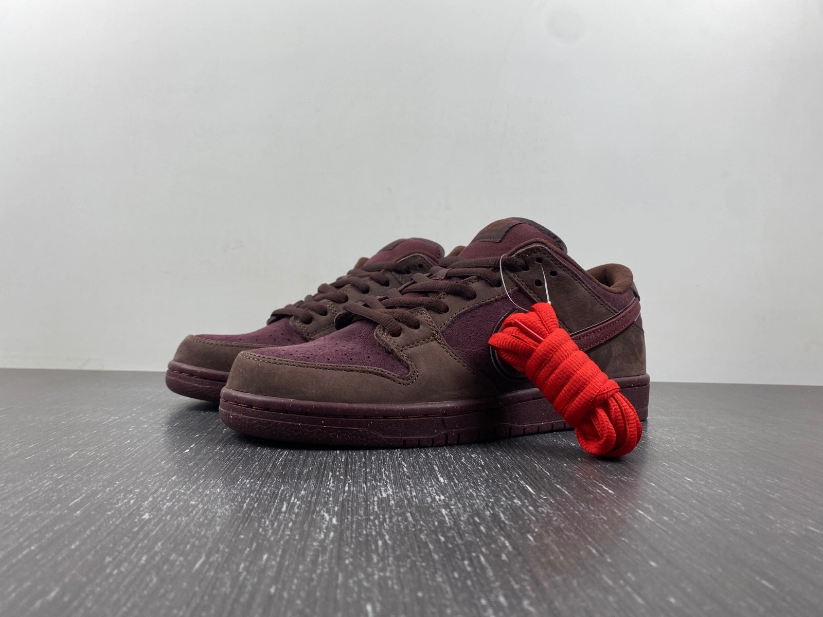 Nike SB Dunk Low Valentine's Day 2024 FN0619-600