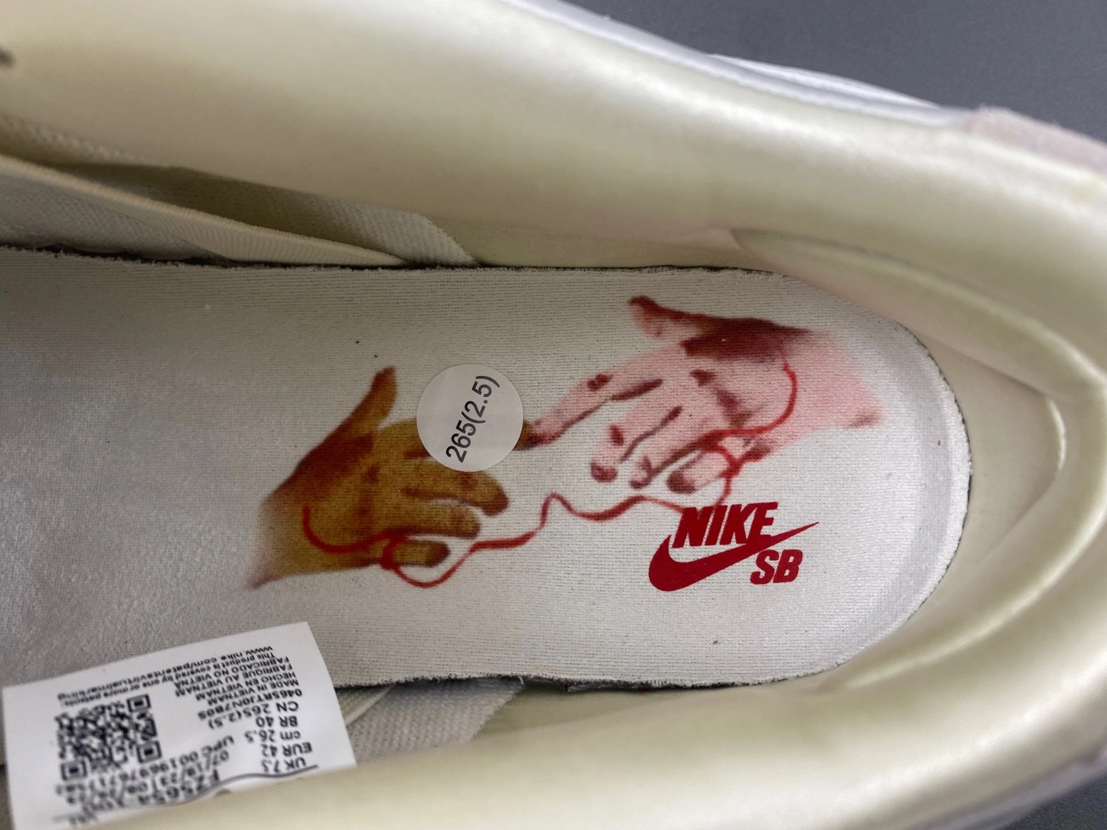 Nike SB Dunk Low Valentine's Day FZ5654-100