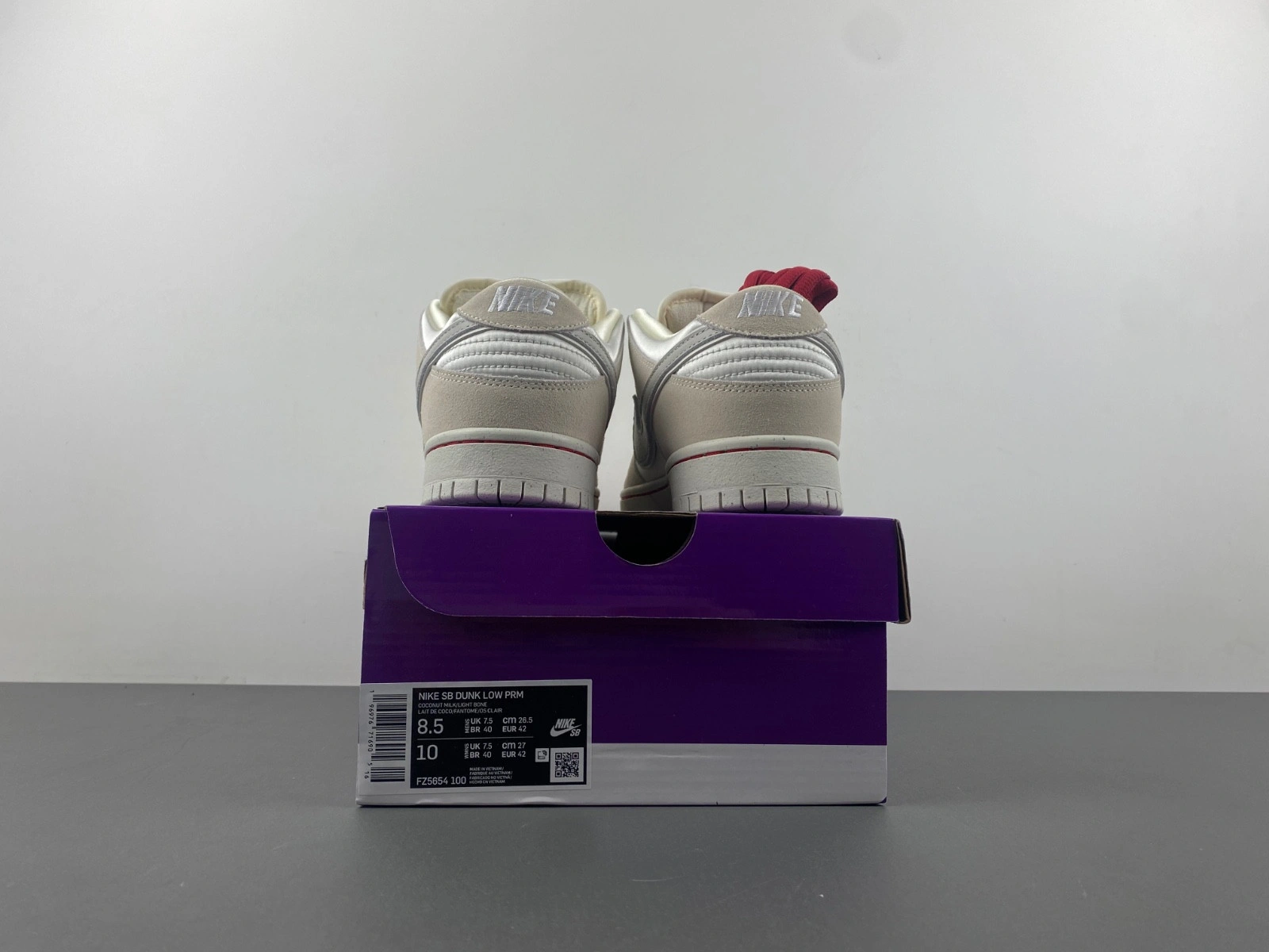 Nike SB Dunk Low Valentine's Day FZ5654-100