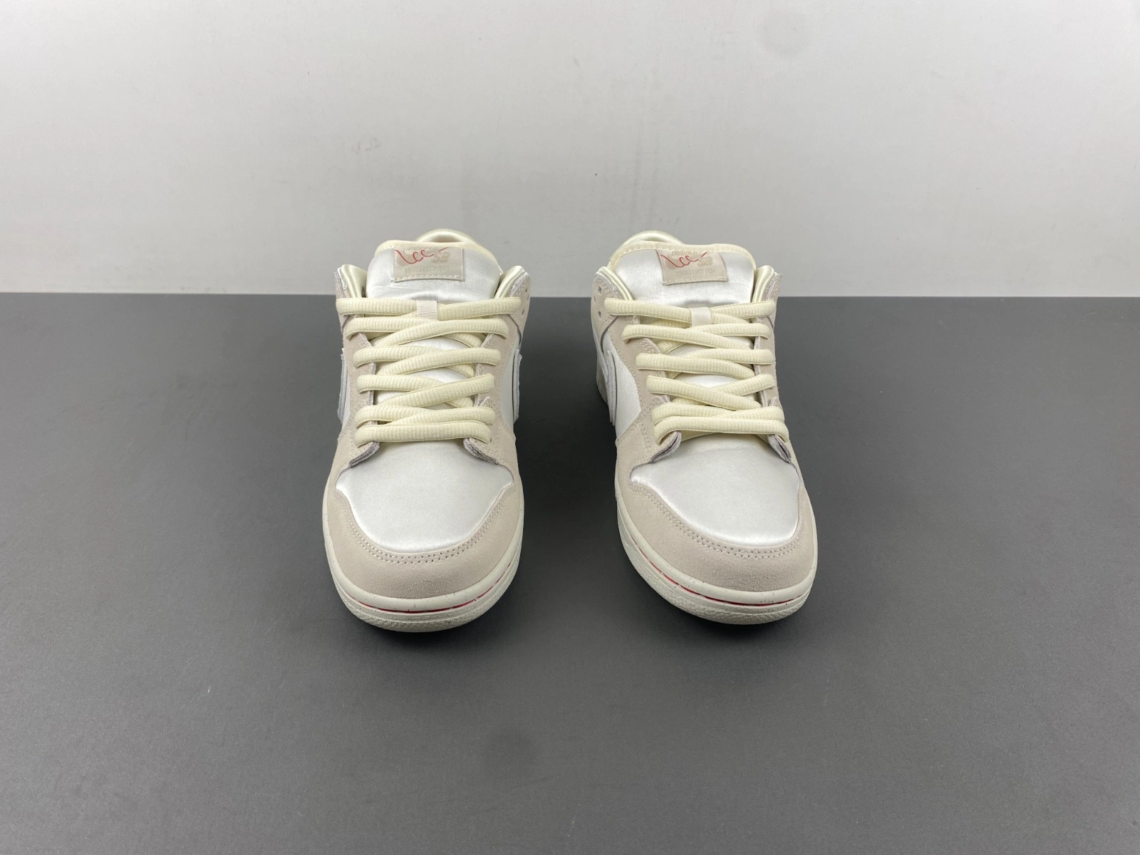 Nike SB Dunk Low Valentine's Day FZ5654-100