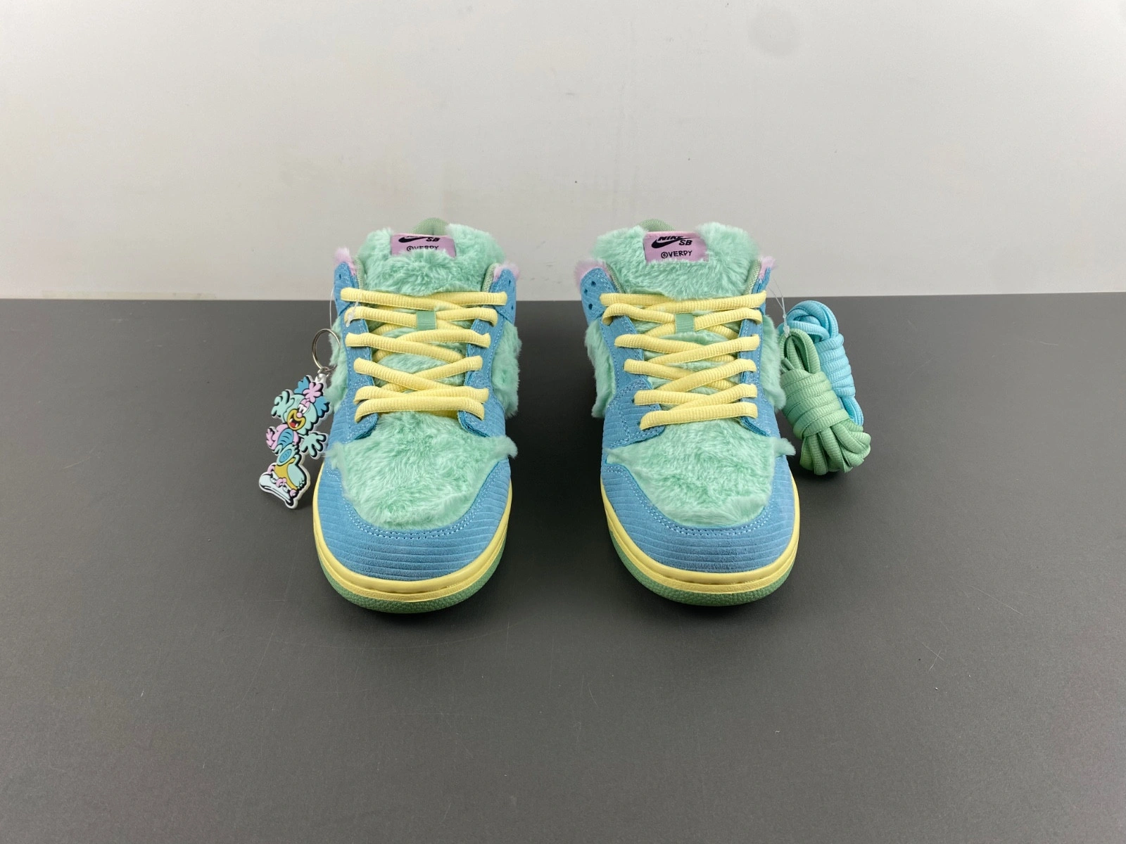 Nike SB Dunk Low Verdy 'Visty' - FN6040-400