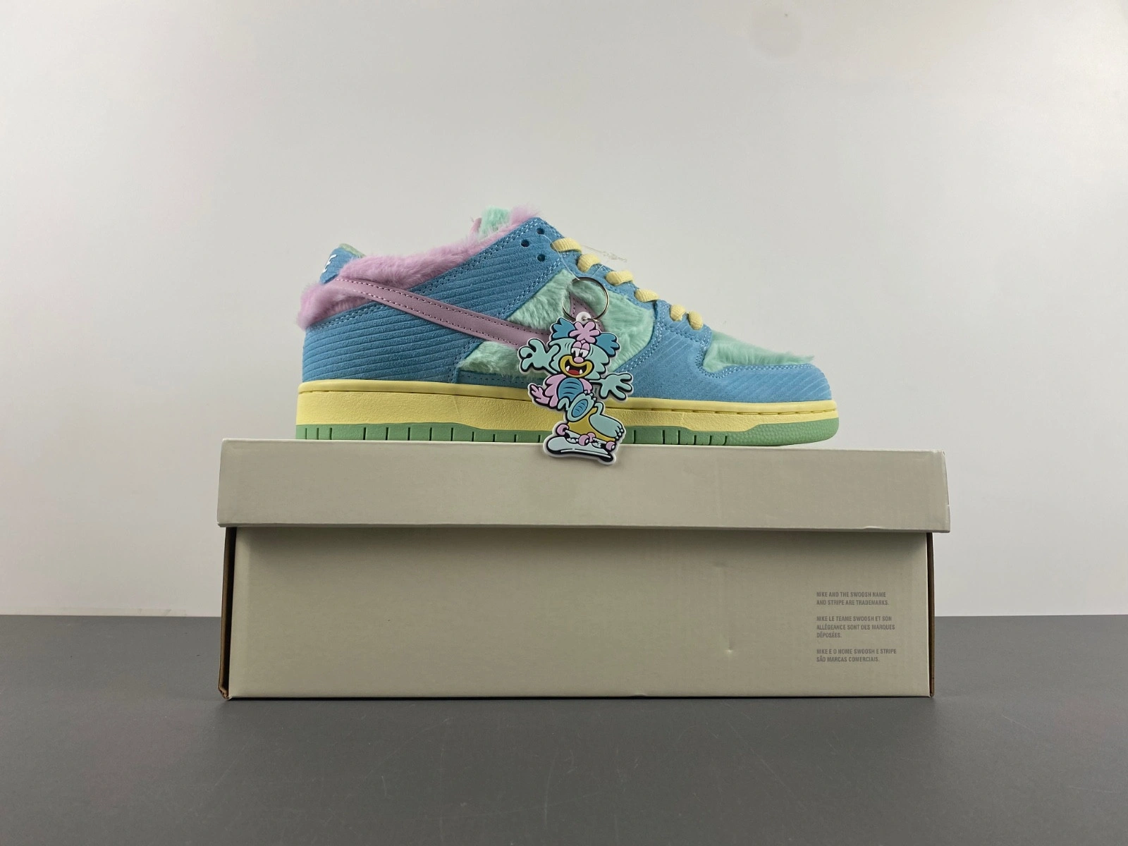 Nike SB Dunk Low Verdy 'Visty' - FN6040-400