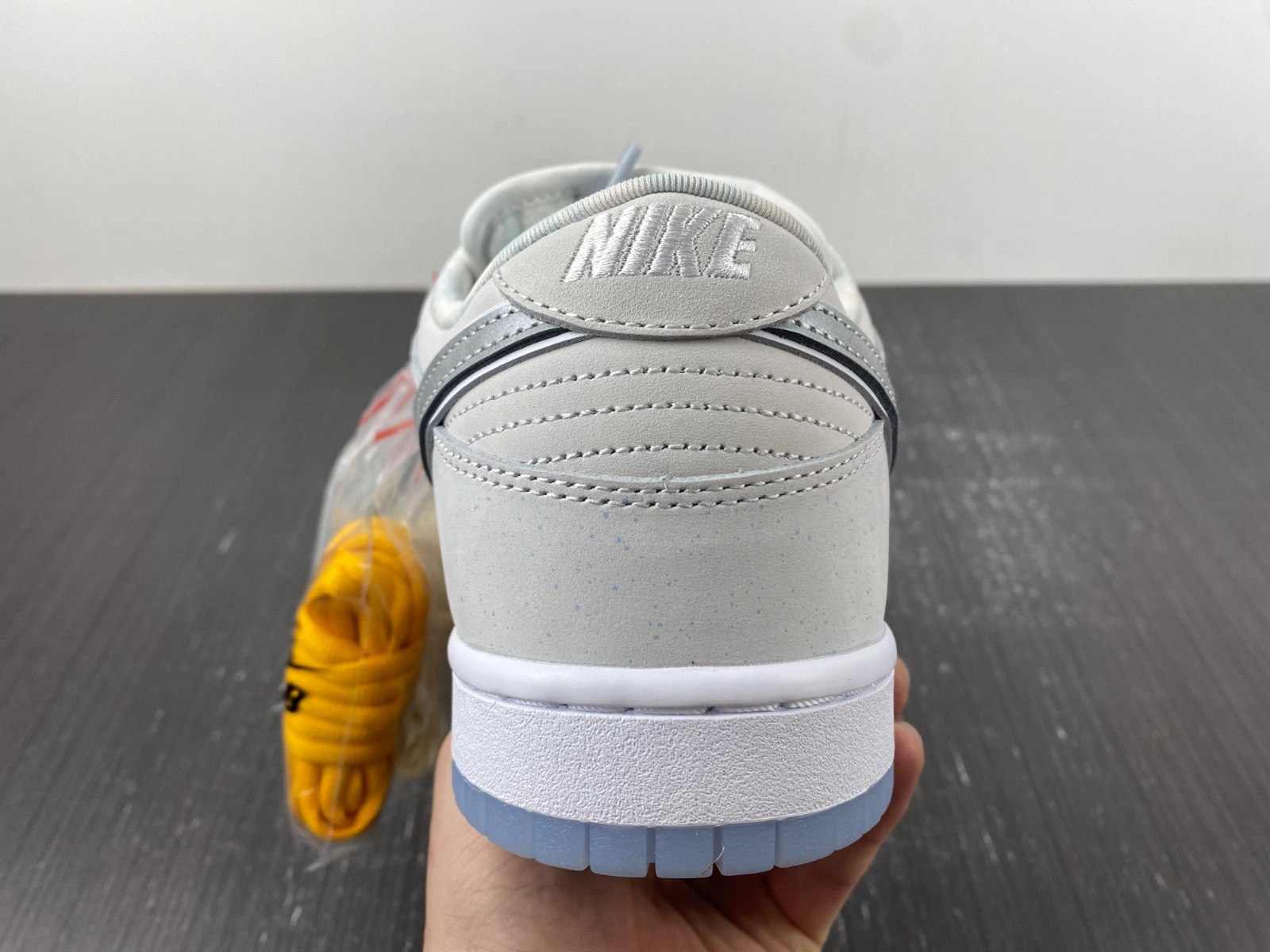 Nike SB Dunk Low White Lobster (Friends and Family)  FD8776-100