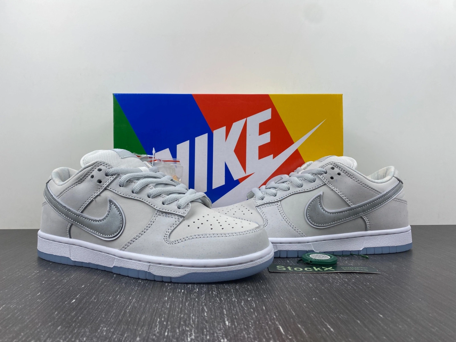 Nike SB Dunk Low White Lobster (Friends and Family)  FD8776-100
