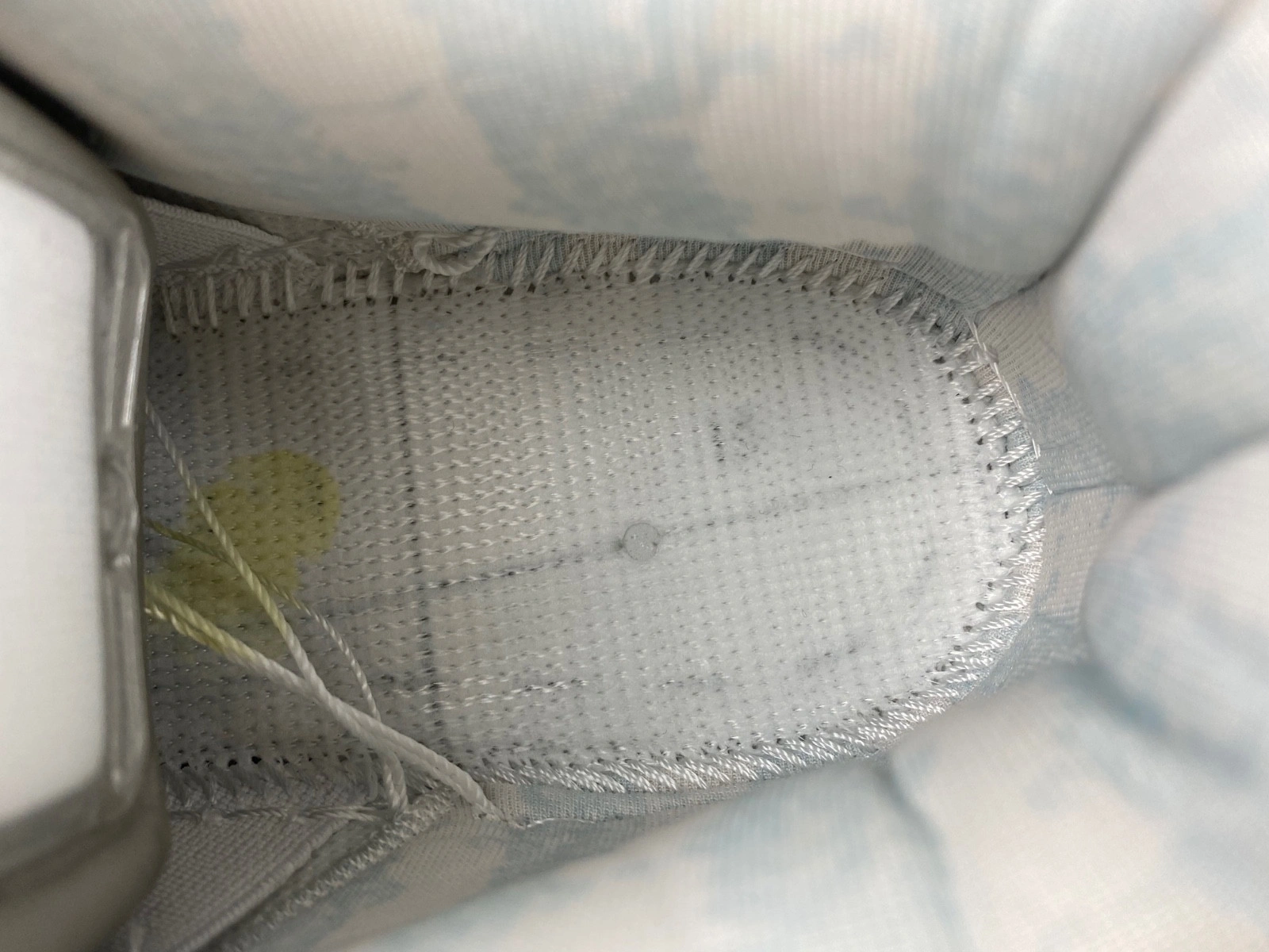 Nike SB Dunk Low White Lobster (Friends and Family)  FD8776-100