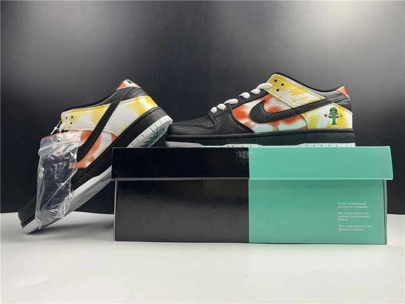 Nike SB Dunk Low“Raygun”  BQ6832-001