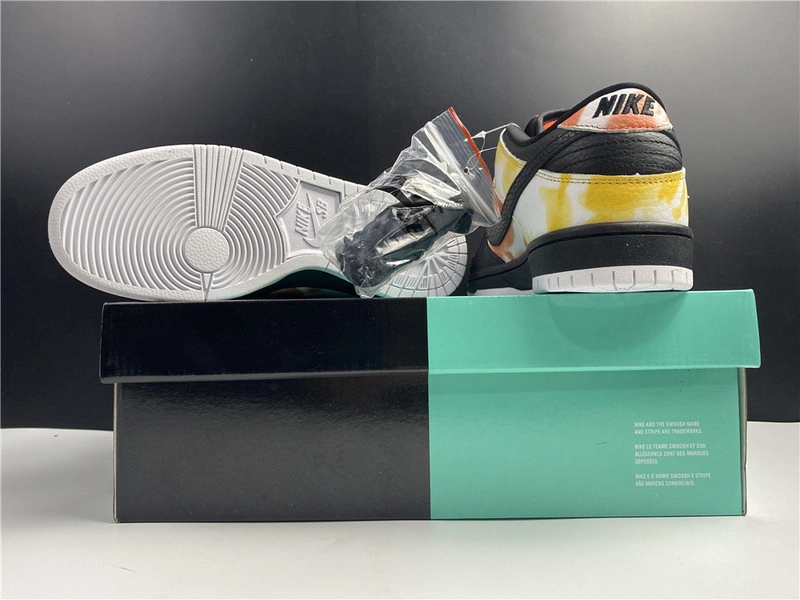 Nike SB Dunk Low“Raygun”  BQ6832-001