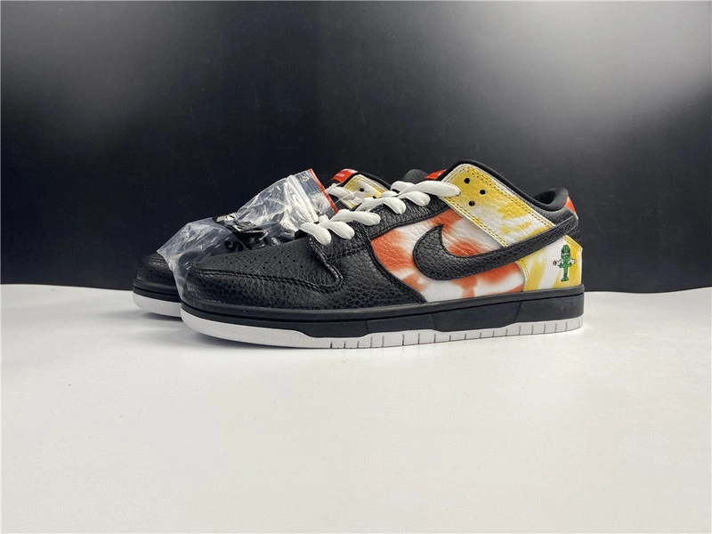 Nike SB Dunk Low“Raygun”  BQ6832-001