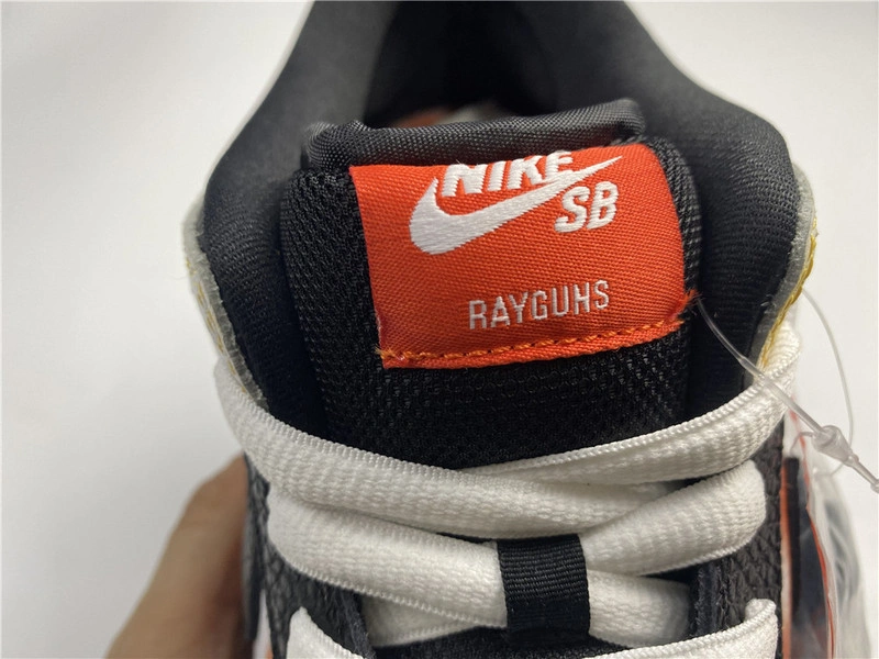 Nike SB Dunk Low“Raygun”  BQ6832-001
