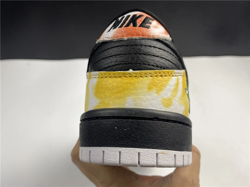 Nike SB Dunk Low“Raygun”  BQ6832-001