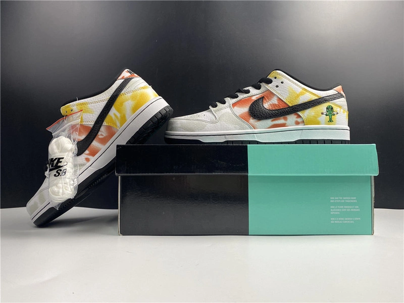 Nike SB Dunk Low“Raygun”  BQ6832-101