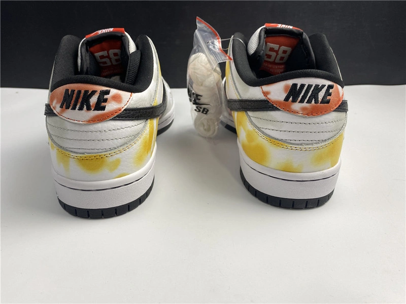 Nike SB Dunk Low“Raygun”  BQ6832-101