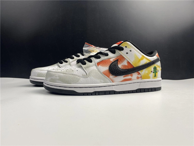 Nike SB Dunk Low“Raygun”  BQ6832-101