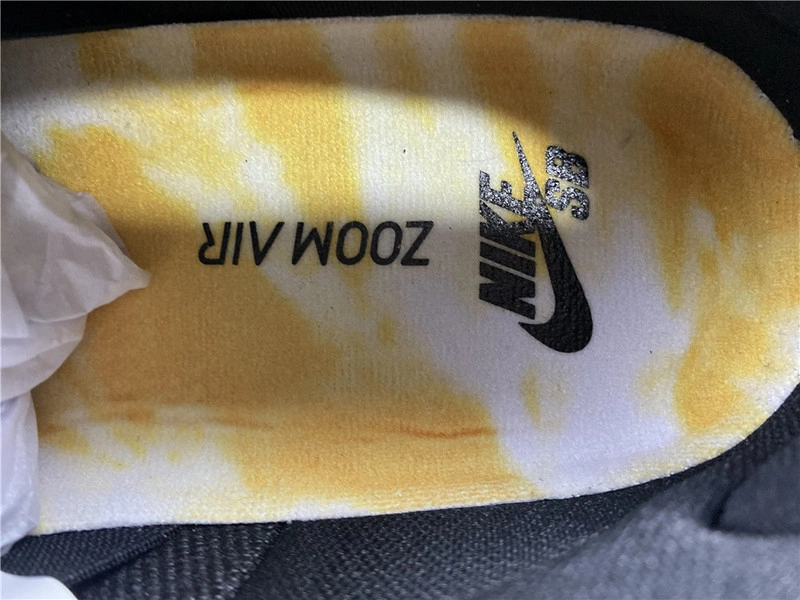 Nike SB Dunk Low“Raygun”  BQ6832-101