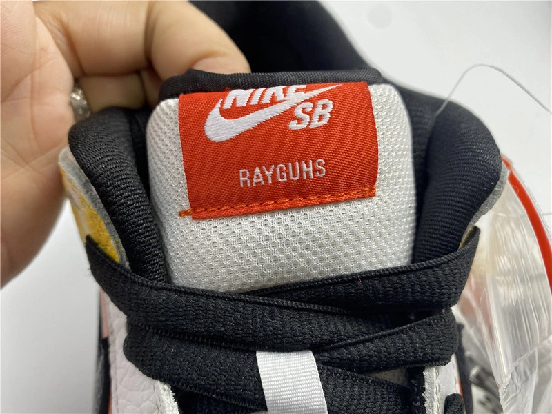 Nike SB Dunk Low“Raygun”  BQ6832-101
