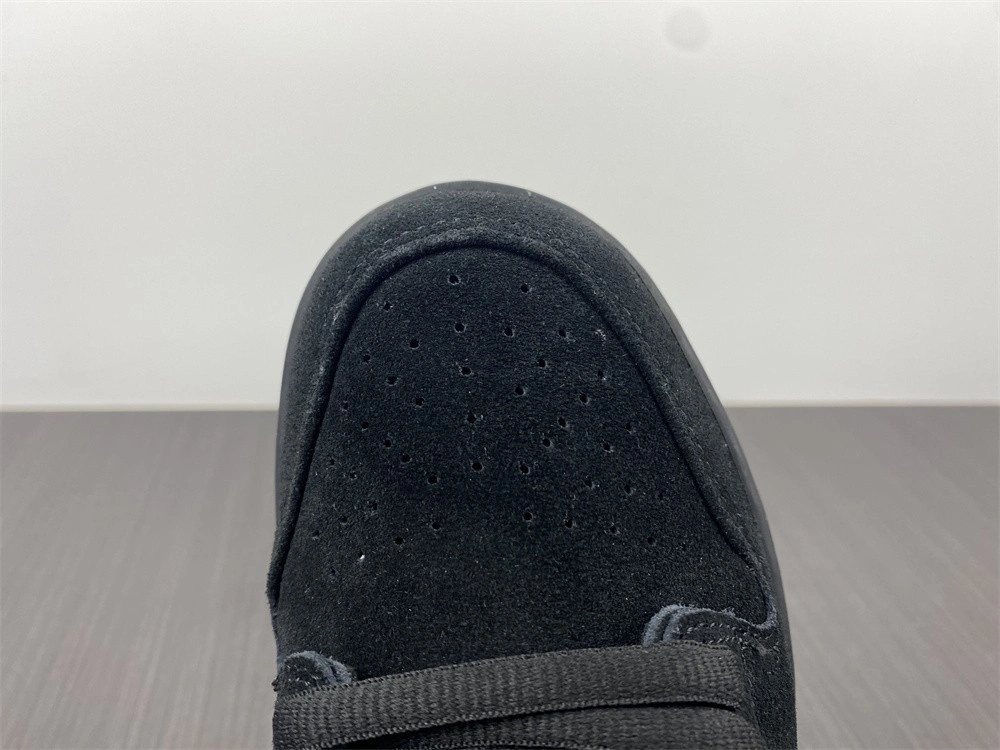 Nike SB Turns Back the Clock and Reveals a Dunk Low 