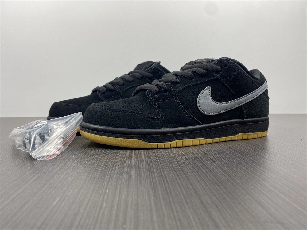 Nike SB Turns Back the Clock and Reveals a Dunk Low "Fog" Colorway   BO6817-010