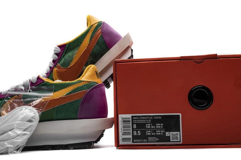 Nike Sacai x LDV Waffle 'Pink Green'  BV0073 -301