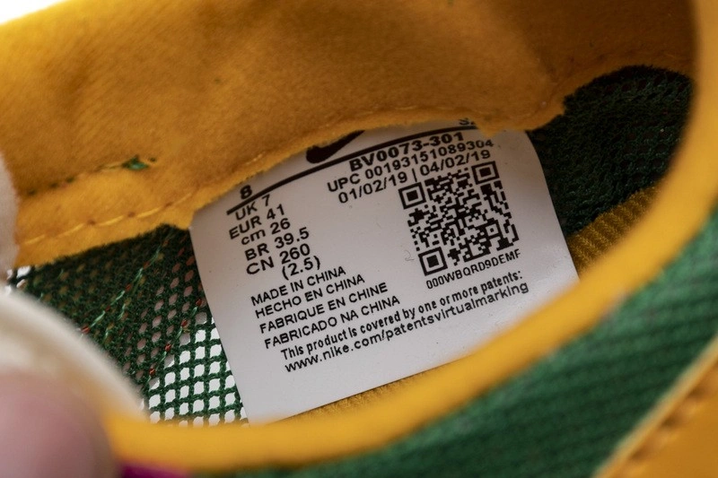 Nike Sacai x LDV Waffle 'Pink Green'  BV0073 -301