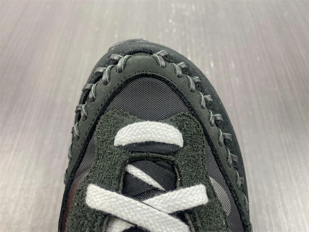 Nike Vaporwaffle sacai Jean Paul Gaultier Black White   DH9186-001