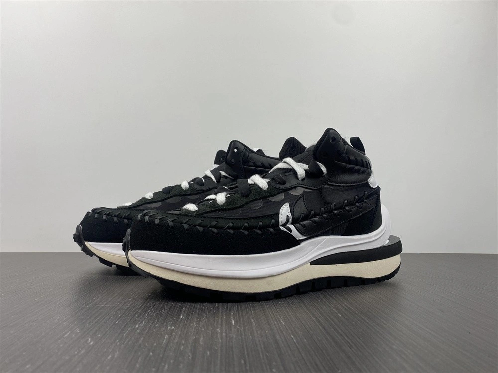 Nike Vaporwaffle sacai Jean Paul Gaultier Black White   DH9186-001